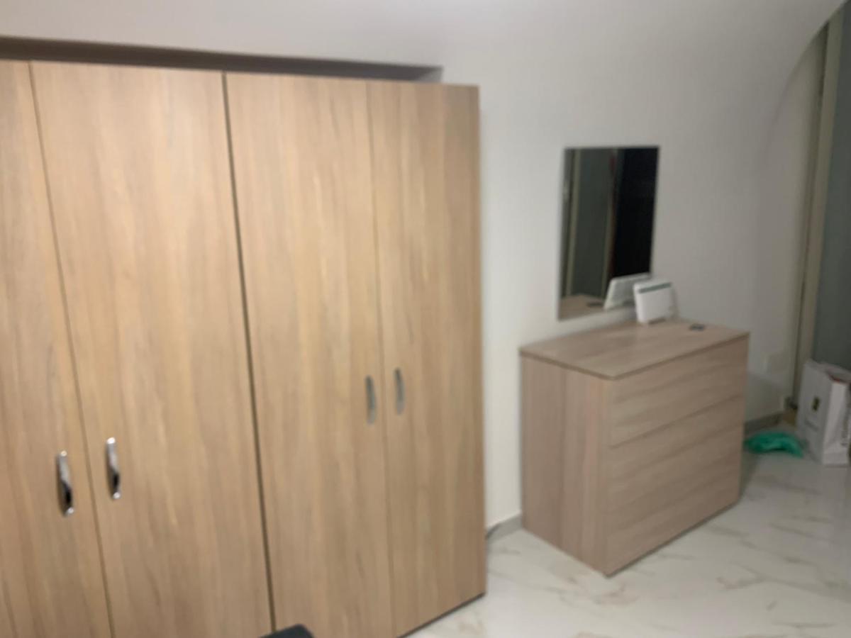 Viky House Chiaja 1 Apartment เนเปิลส์ ภายนอก รูปภาพ