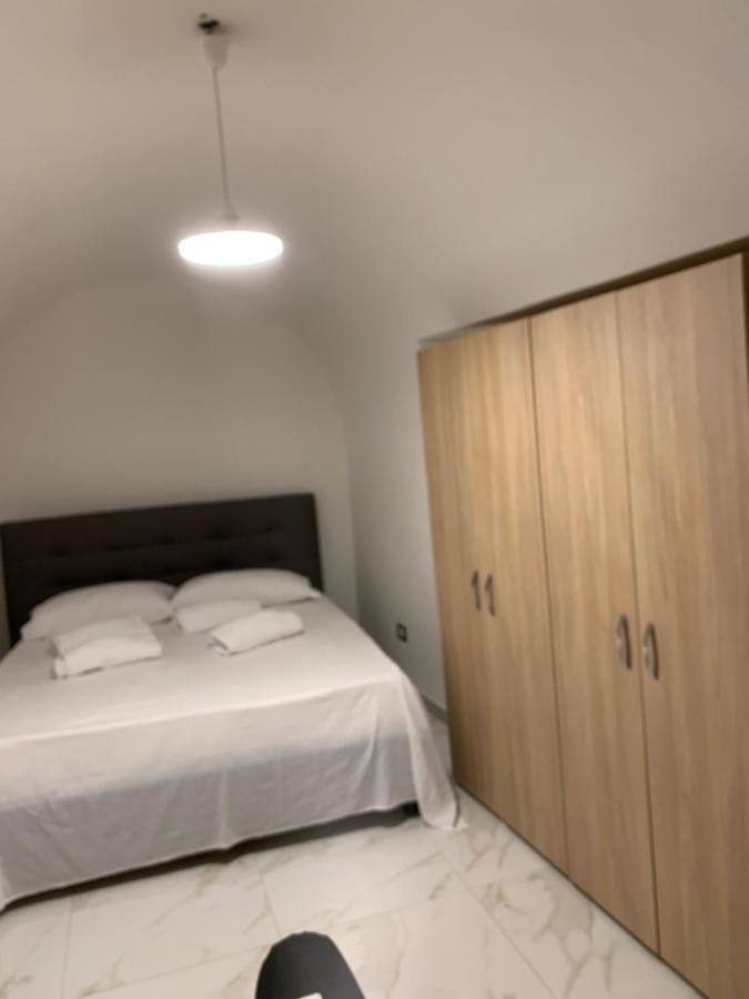 Viky House Chiaja 1 Apartment เนเปิลส์ ภายนอก รูปภาพ