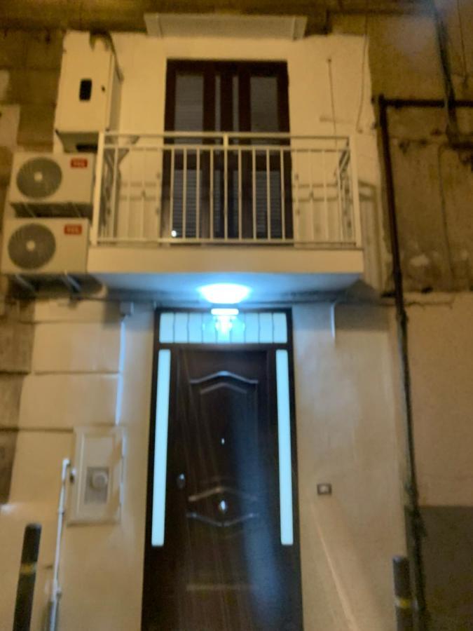 Viky House Chiaja 1 Apartment เนเปิลส์ ภายนอก รูปภาพ