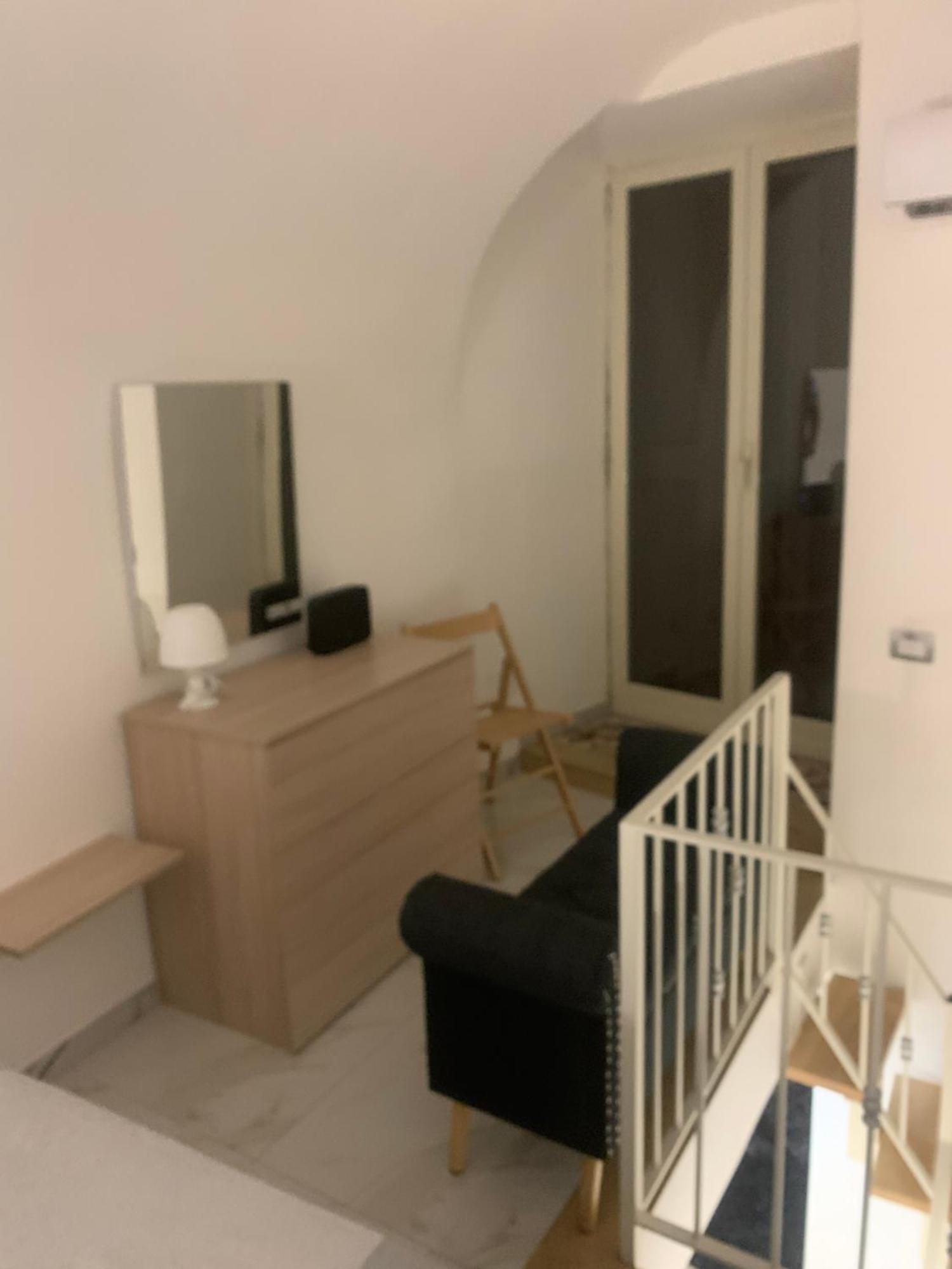 Viky House Chiaja 1 Apartment เนเปิลส์ ภายนอก รูปภาพ